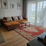 Czarny Slon - Elegancki Z Klimatem *