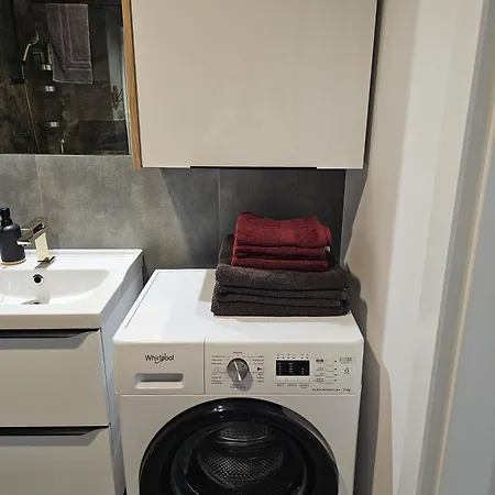 Czarny Slon - Elegancki Z Klimatem