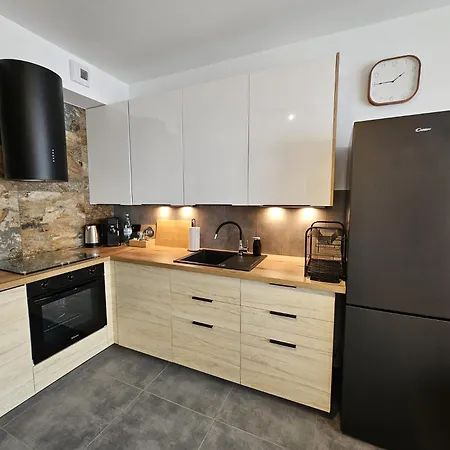 Czarny Slon - Elegancki Z Klimatem