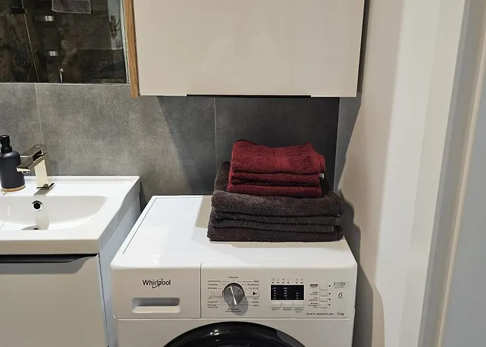 Czarny Slon - Elegancki Z Klimatem