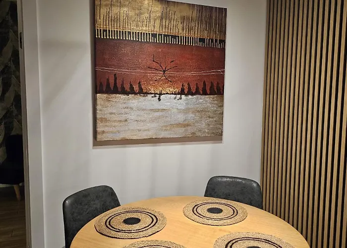 Czarny Slon - Elegancki Z Klimatem *